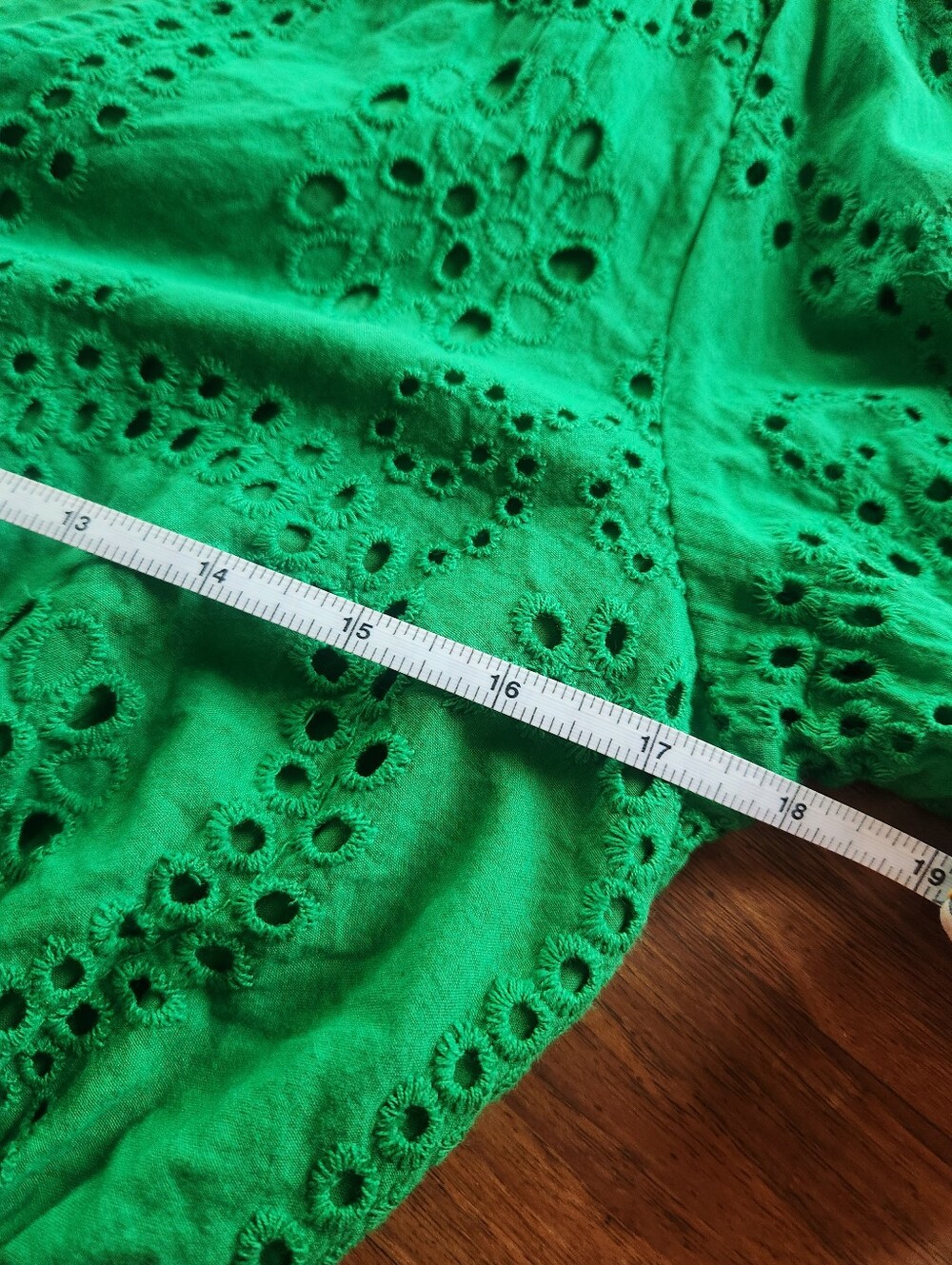 Sanctuary V-neck Green Top With 3/4 Length Sleeves; Size Medium - Picture 8 of 10